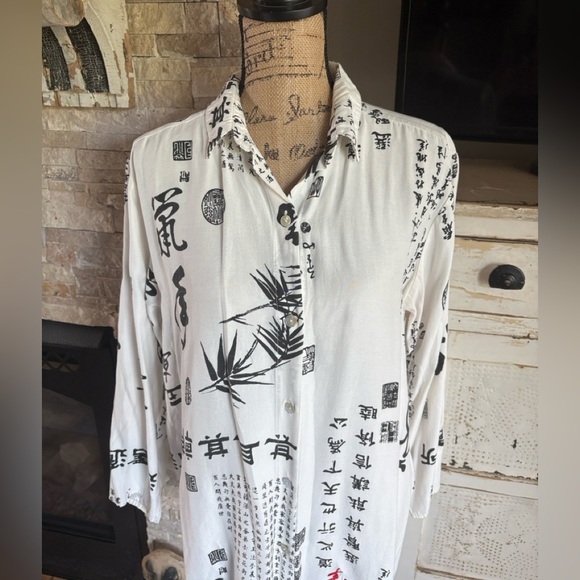 Soft Surroundings white and black button down blouse tunic Asian Chinese script - Picture 2 of 16